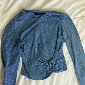 V-neck, knot in front